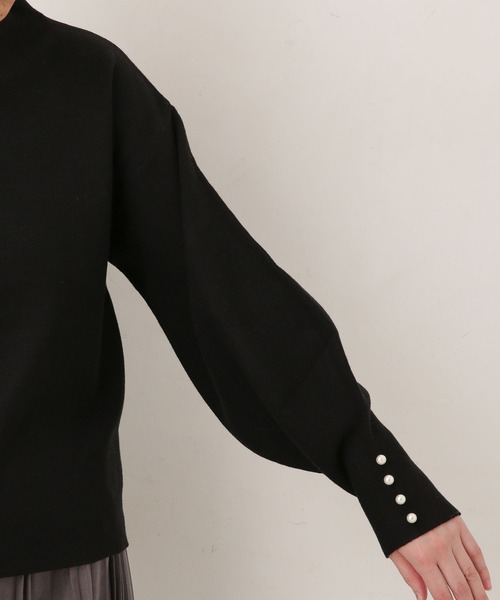 NANO universe（ナノユニバース）の「パールボタン変形スリーブニット（ニット/セーター・レディース・ホワイト/ブラック・FREE）」の10枚目の写真