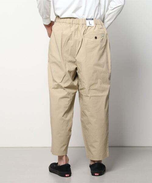 GAP（ギャップ）の「FREE&FLOW リラックス クロップド丈パンツ（チノパンツ・メンズ・ベージュ/ネイビー/ブラウン/グレー・S/M/L/XL/XS）」の5枚目の写真