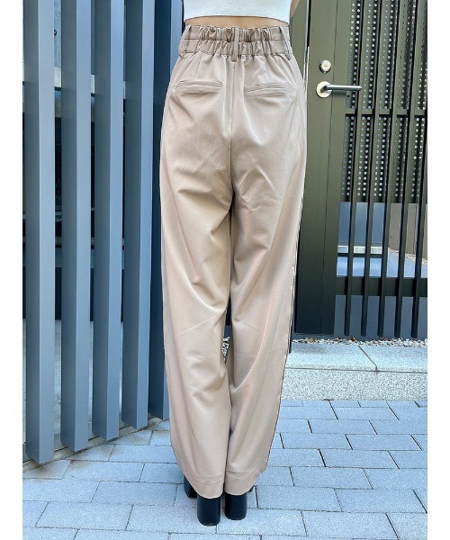 ENVYM（アンビー）の「ダブルベルトスラックスＰＴ（スラックス・レディース・ベージュ/ブラック/ブルー/グレー・FREE）」の10枚目の写真