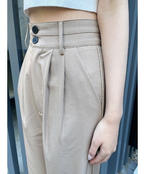 ENVYM（アンビー）の「ダブルベルトスラックスＰＴ（スラックス・レディース・ベージュ/ブラック/ブルー/グレー・FREE）」の7枚目の写真