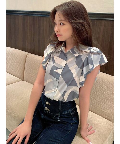 RESEXXY(リゼクシー)の「ニュアンスパターンラッフルシャツ(シャツ/ブラウス・レディース・ブラック/ピンク/ブルー/ベージュ・FREE)」の9枚目の写真