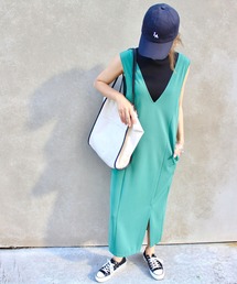 MLI'A | Vネックスリットカットジャンスカ(ジャンパースカート)