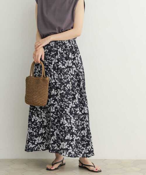 URBAN RESEARCH DOORS（アーバンリサーチドアーズ）の「レーヨンフラワープリントスカート（スカート・レディース・ネイビー/ブルー系その他・MEDIUM）」の8枚目の写真