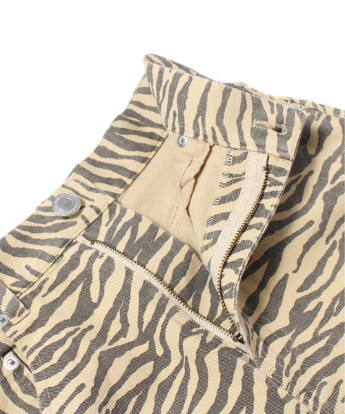 one way（ワンウェイ）の「ゼブラ柄フリンジミニスカート（スカート・レディース・ホワイト/ダークグリーン・FREE）」の4枚目の写真