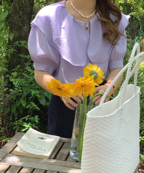 me+em select（ミームセレクト）の「【 ５色展開 】ラッフルフリルビッグカラーシアーパステル半袖シャツブラウス（シャツ/ブラウス・レディース・パープル/ピンク/ブルー/ベージュ/ホワイト・FREE）」の6枚目の写真