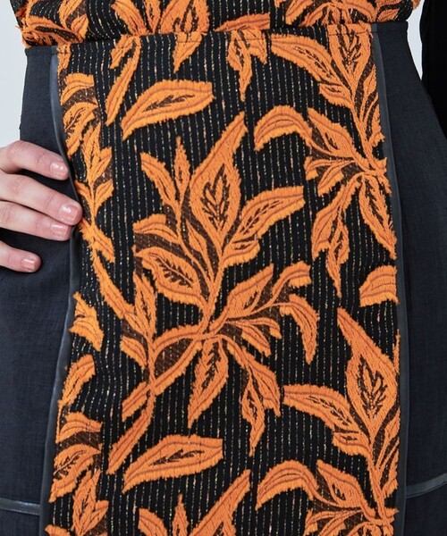 EBONY（エボニー）の「【EBONY/(エボニー)】別注ジャガードペンシルスカート E22SS/S-05（スカート・レディース・ブルー/オレンジ・2/1）」の18枚目の写真