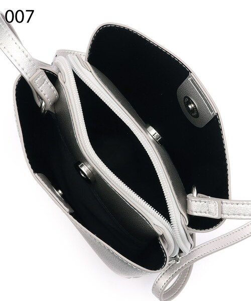 SHOO・LA・RUE(シューラルー)の「◆ふわっとかるい3層ショルダーバッグ(ショルダーバッグ・レディース・オフホワイト/ダークグリーン/シルバー/ライトベージュ/ブラック/イエロー・00)」の14枚目の写真