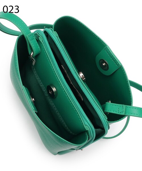 SHOO・LA・RUE(シューラルー)の「◆ふわっとかるい3層ショルダーバッグ(ショルダーバッグ・レディース・オフホワイト/ダークグリーン/シルバー/ライトベージュ/ブラック/イエロー・00)」の16枚目の写真