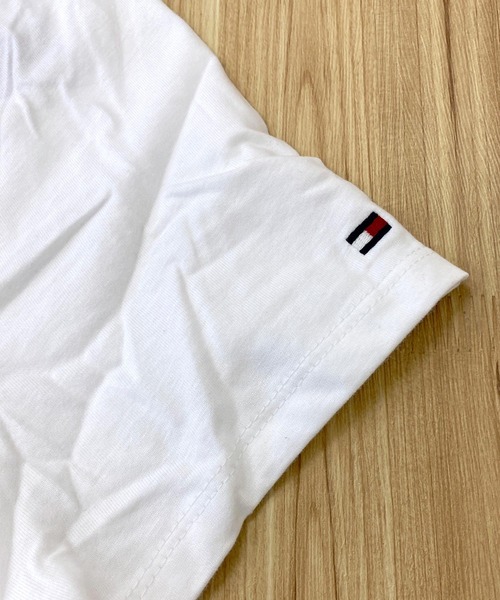 TOMMY HILFIGER(トミーヒルフィガー)の「チェーンステッチロゴ クルーネックTシャツ HANCOCK TEE(Tシャツ/カットソー・メンズ・ホワイト/ブラック/ネイビー・S/M/L/XL)」の5枚目の写真