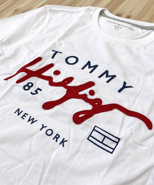 TOMMY HILFIGER(トミーヒルフィガー)の「チェーンステッチロゴ クルーネックTシャツ HANCOCK TEE(Tシャツ/カットソー・メンズ・ホワイト/ブラック/ネイビー・S/M/L/XL)」の6枚目の写真