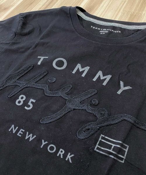 TOMMY HILFIGER(トミーヒルフィガー)の「チェーンステッチロゴ クルーネックTシャツ HANCOCK TEE(Tシャツ/カットソー・メンズ・ホワイト/ブラック/ネイビー・S/M/L/XL)」の10枚目の写真