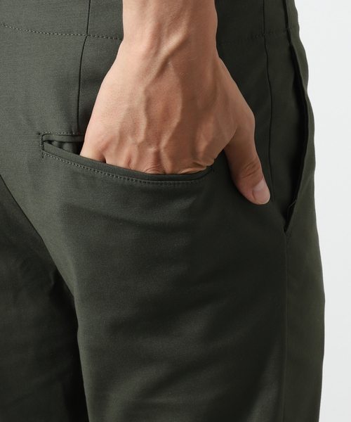 JOURNAL STANDARD(ジャーナルスタンダード)の「T/C ストレッチ チノ テーパード パンツ(チノパンツ・メンズ・チャコールグレー/ベージュ/カーキ/ベージュ系その他・SMALL/MEDIUM/LARGE)」の21枚目の写真