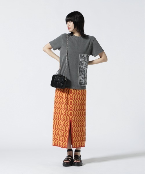 NAKAGAMI(ナカガミ)の「NAKAGAMI(ナカガミ) サイドグラフィックプリントTシャツ(Tシャツ/カットソー・レディース・チャコールグレー/チャコール・FREE/0)」の9枚目の写真