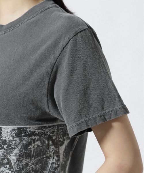 NAKAGAMI(ナカガミ)の「NAKAGAMI(ナカガミ) サイドグラフィックプリントTシャツ(Tシャツ/カットソー・レディース・チャコールグレー/チャコール・FREE/0)」の13枚目の写真