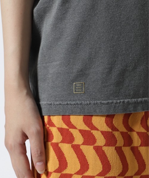 NAKAGAMI(ナカガミ)の「NAKAGAMI(ナカガミ) サイドグラフィックプリントTシャツ(Tシャツ/カットソー・レディース・チャコールグレー/チャコール・FREE/0)」の15枚目の写真