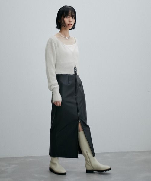 ADAM ET ROPE'(アダムエロペ)の「モヘヤショートカーディガン(カーディガン/ボレロ・レディース・ブラック/サックスブルー/グレー系その他・FREE)」の17枚目の写真