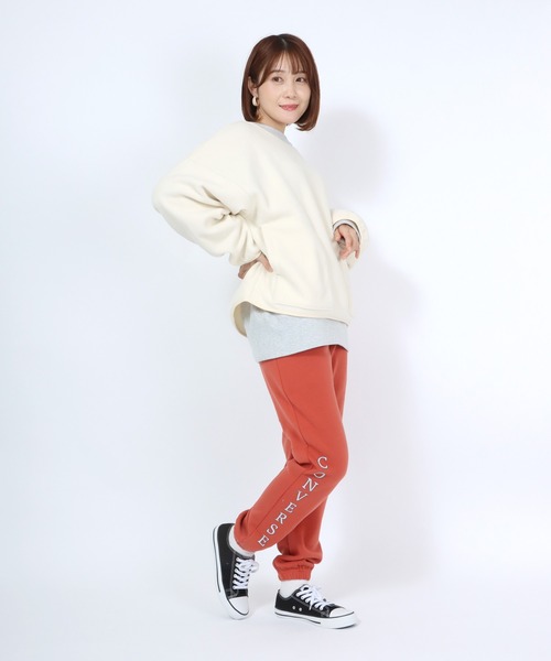 CONVERSE(コンバース)の「CONVERSE(コンバース)ワンポイントロゴスウェットジョガーパンツ(裏起毛)(スウェットパンツ・レディース・オレンジ/ブラック/アッシュグレー/グレー・M/L)」の18枚目の写真