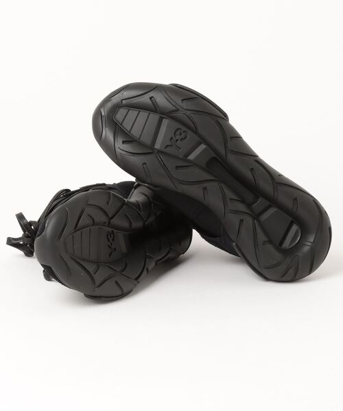 Y-3（ワイスリー）の「Y-3 QASA（スニーカー・メンズ・ブラック・22.5cm/23.0cm/23.5cm/24.0cm/24.5cm/25.0cm/25.5cm/26.0cm/26.5cm/27.0cm/27.5cm/28.0cm/28.5cm/29.0cm/29.5cm/30.5cm）」の3枚目の写真