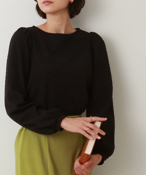 Cutie Blonde(キューティーブロンド)の「◆【ポコポコのデザインが可愛い】ジャカードトップス(Tシャツ/カットソー・レディース・ブラック/アイボリー/黄緑系・02/03)」の2枚目の写真