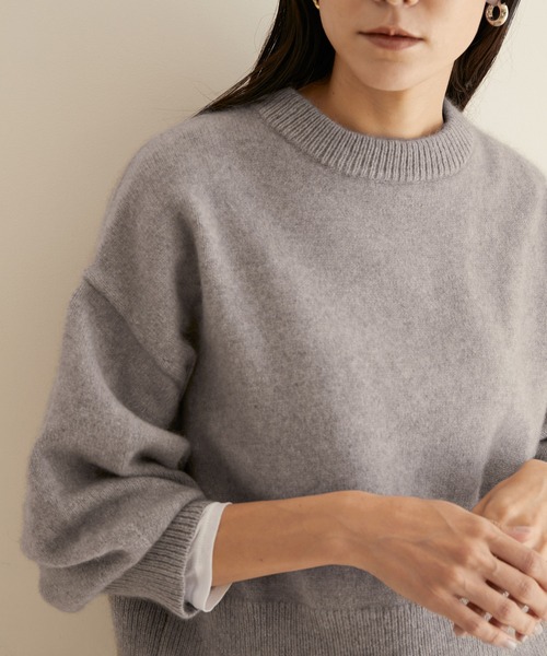 SALON adam et rope'（サロン アダム エ ロペ）の「チャイニーズラクーンウールクロップドニットプルオーバー（ニット/セーター・レディース・ライトグレー/ブラック/ブルー・FREE）」の6枚目の写真