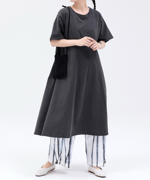 ARCH & LINE(アーチアンドライン)の「オーガニックコットンカットソーワンピース OG GD COTTON BLOOM DRESS(ワンピース・レディース・スミクロ・2)」の1枚目の写真