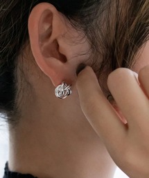 ノットデザインピアス