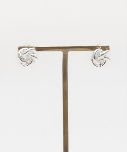 RANDA(ランダ)の「ノットデザインピアス(ピアス(両耳用)・レディース・シルバー/ゴールド・FREE)」の3枚目の写真