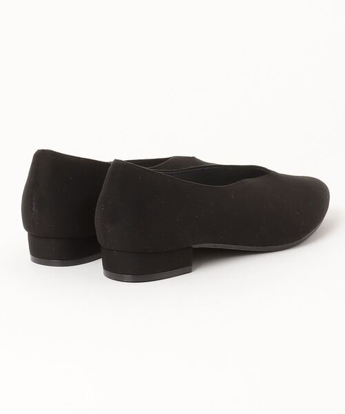 AcureZ（アキュアーズ）の「甲深Vカットで足元スッキリ「やわふわ美パンプス」MADE IN JAPAN（パンプス・レディース・ダークブラウン/ブラウン系その他/ワイン/ブラック・22.0cm/22.5cm/23.0cm/23.5cm/24.0cm/25.0cm/24.5cm）」の15枚目の写真