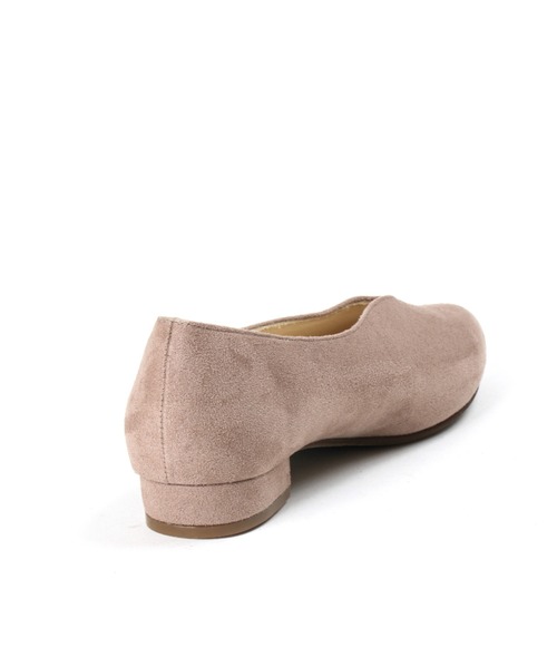 AcureZ（アキュアーズ）の「甲深Vカットで足元スッキリ「やわふわ美パンプス」MADE IN JAPAN（パンプス・レディース・ダークブラウン/ブラウン系その他/ワイン/ブラック・22.0cm/22.5cm/23.0cm/23.5cm/24.0cm/25.0cm/24.5cm）」の8枚目の写真