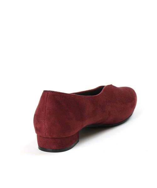 AcureZ（アキュアーズ）の「甲深Vカットで足元スッキリ「やわふわ美パンプス」MADE IN JAPAN（パンプス・レディース・ダークブラウン/ブラウン系その他/ワイン/ブラック・22.0cm/22.5cm/23.0cm/23.5cm/24.0cm/25.0cm/24.5cm）」の11枚目の写真