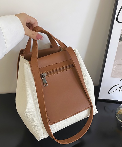 MAISON BREEZE(メゾンブリーズ)の「【MAISON BREEZE】バイカラーフロントポケット2WAYショルダーバッグ KNF(ショルダーバッグ・レディース・ホワイト/ベージュ・FREE)」の2枚目の写真