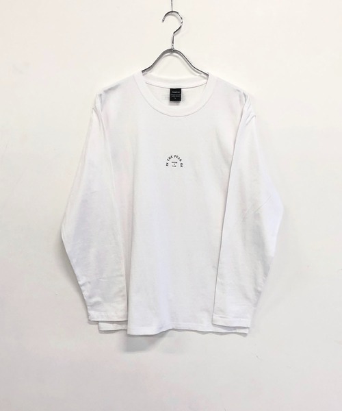 TRAP/U (トラップユー)の「ワンポイント アーチメッセージプリント / クルーネック ロングT(Tシャツ/カットソー・メンズ・ホワイト/ブラック/ライトパープル・M/L)」の10枚目の写真