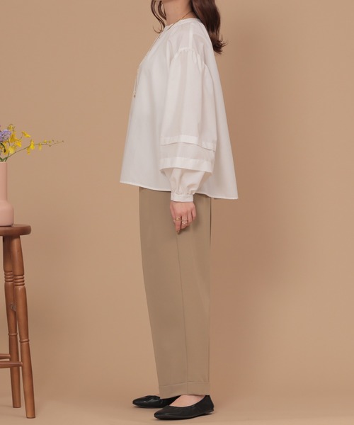 mil(ミル)の「【150㎝前後の小柄さんサイズ】ボリュームスリーブブラウス(シャツ/ブラウス・レディース・ベージュ/ブラック/オフホワイト・XS/S)」の8枚目の写真