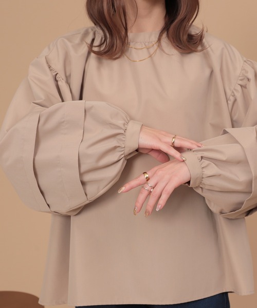 mil(ミル)の「【150㎝前後の小柄さんサイズ】ボリュームスリーブブラウス(シャツ/ブラウス・レディース・ベージュ/ブラック/オフホワイト・XS/S)」の13枚目の写真