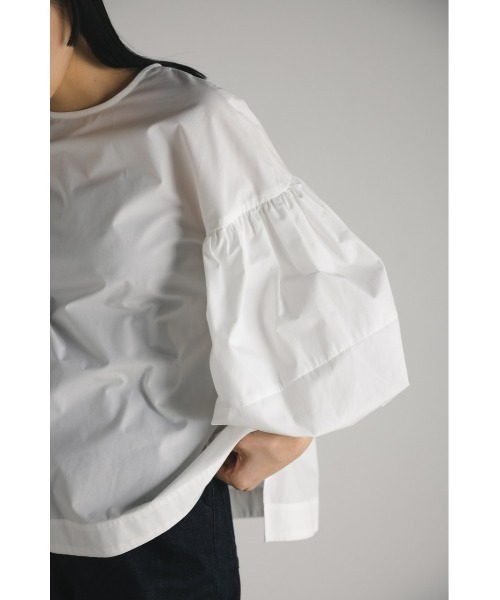 STYLEMIXER（スタイルミキサー）の「ボリュームスリーブブラウス（シャツ/ブラウス・レディース・ホワイト/ネイビー/ライトベージュ・FREE）」の6枚目の写真