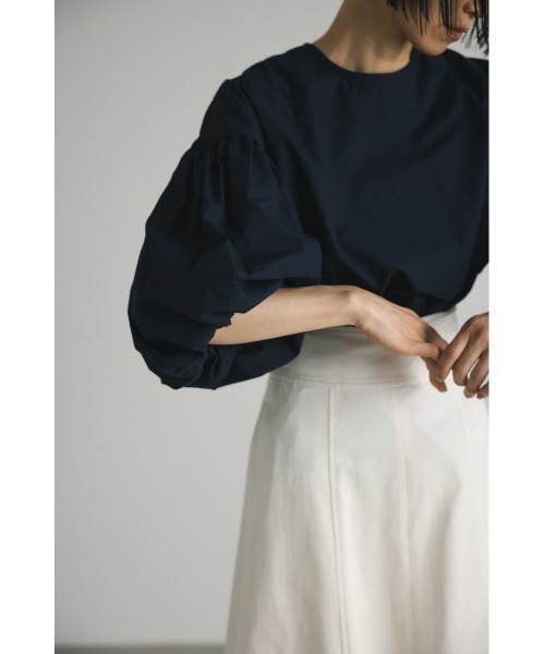 STYLEMIXER（スタイルミキサー）の「ボリュームスリーブブラウス（シャツ/ブラウス・レディース・ホワイト/ネイビー/ライトベージュ・FREE）」の22枚目の写真