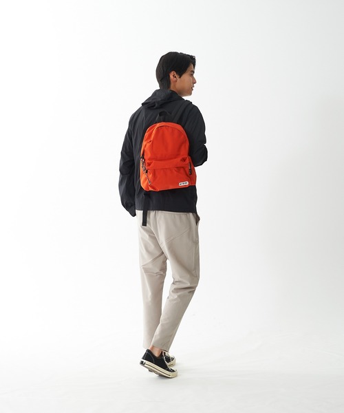 OUTDOOR PRODUCTS(アウトドアプロダクツ)の「【OUTDOOR PRODUCTS/アウトドアプロダクツ】452V SMALL ナイロンデイパック 11.8L コーデュラナイロン仕様(バックパック/リュック・メンズ・ブラック/パープル/ネイビー/ベージュ/ライトグレー/グリーン/ワイン/ピンク/サックスブルー/レッド/エメラルド・FREE)」の13枚目の写真