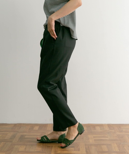 URBAN RESEARCH DOORS(アーバンリサーチドアーズ)の「リネン混テーパードイージーパンツ(その他パンツ・レディース・ベージュ/カーキ/ブラック・SMALL/MEDIUM)」の17枚目の写真