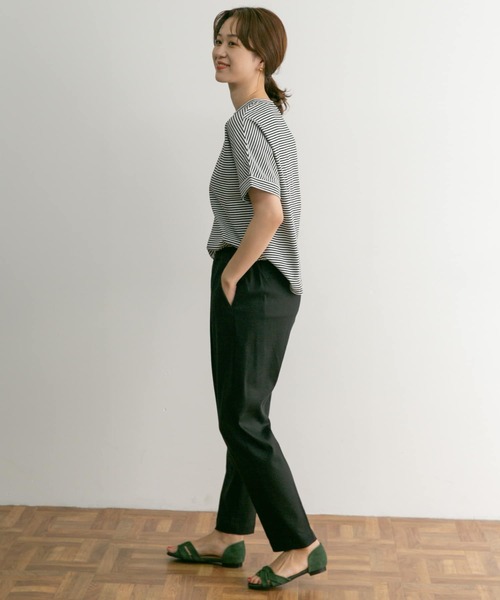 URBAN RESEARCH DOORS(アーバンリサーチドアーズ)の「リネン混テーパードイージーパンツ(その他パンツ・レディース・ベージュ/カーキ/ブラック・SMALL/MEDIUM)」の13枚目の写真