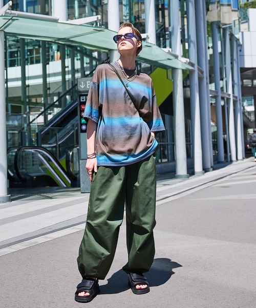 ENDER PRODUCTS（エンダープロダクツ）の「グラデーションパターン ビッグシルエットクルーネックTシャツ【ENDER PRODUCTS/エンダープロダクツ】（Tシャツ/カットソー・メンズ・グリーン/ブルー/オレンジ・M/L）」の4枚目の写真