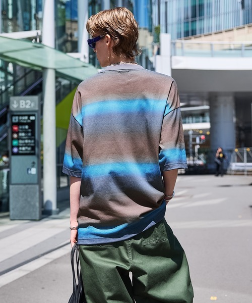 ENDER PRODUCTS（エンダープロダクツ）の「グラデーションパターン ビッグシルエットクルーネックTシャツ【ENDER PRODUCTS/エンダープロダクツ】（Tシャツ/カットソー・メンズ・グリーン/ブルー/オレンジ・M/L）」の8枚目の写真