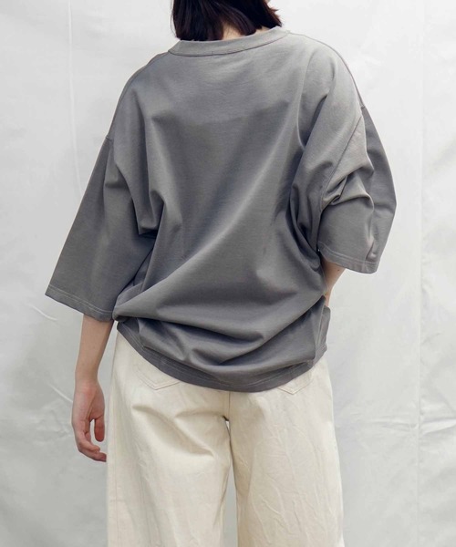 BROOKLYN OVERALL(ブルックリンオーバーオール)の「ヘムタックTシャツ(Tシャツ/カットソー・レディース・オフホワイト/ベージュ/アッシュグレー/ブラウン・FREE)」の11枚目の写真