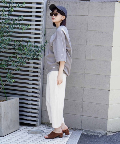 BROOKLYN OVERALL(ブルックリンオーバーオール)の「ヘムタックTシャツ(Tシャツ/カットソー・レディース・オフホワイト/ベージュ/アッシュグレー/ブラウン・FREE)」の13枚目の写真