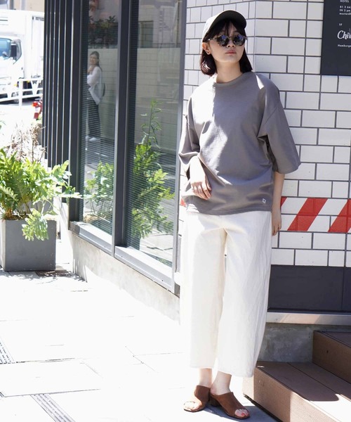 BROOKLYN OVERALL(ブルックリンオーバーオール)の「ヘムタックTシャツ(Tシャツ/カットソー・レディース・オフホワイト/ベージュ/アッシュグレー/ブラウン・FREE)」の7枚目の写真