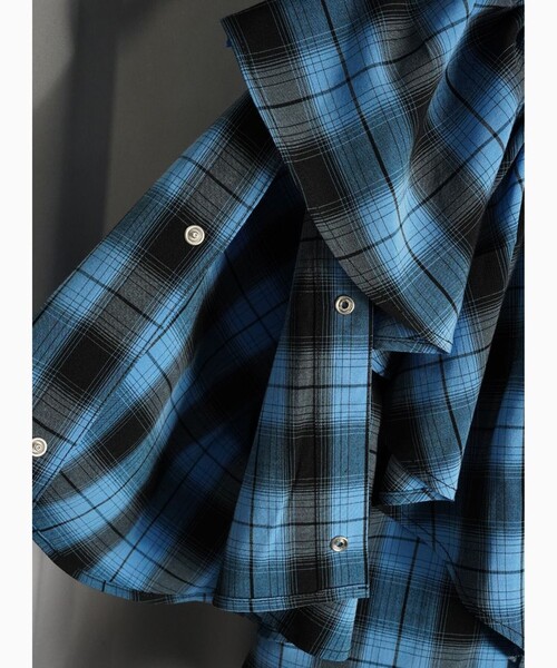 PUBLUX(パブリュクス)の「SeeSew/シーソー GARTER BLOUSE/ガーターフリルブラウス(シャツ/ブラウス・レディース・ブルー/グリーン・フリ-)」の3枚目の写真