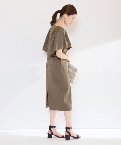 ✨新品未使用✨ ヴェルメイユパーイエナ 洗える 袖タックワンピース カーキ S VERMEIL par iena（ヴェルメイユパーイエナ）の「C/Nストレッチ 袖