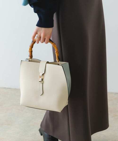 RODE SKO(ロデスコ)の「バンブー風バイカラーバッグ(ハンドバッグ・レディース・ホワイト/ブラック/ブルー/ブラウン系その他/ライトグレー・ONE)」の16枚目の写真
