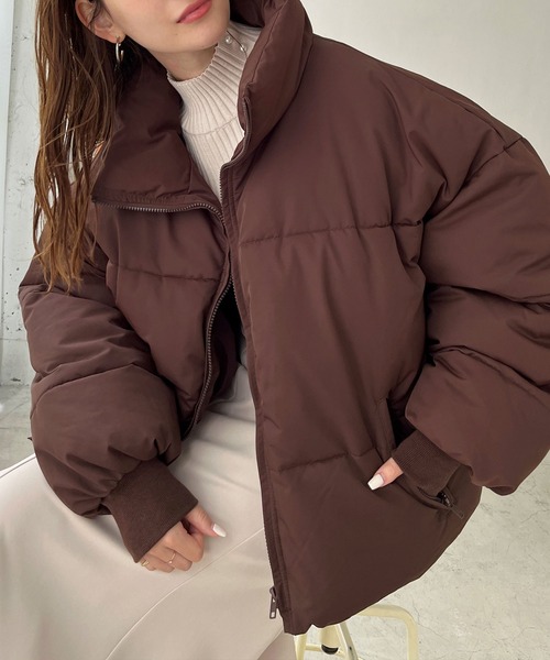 GeeRA（ジーラ）の「スタンドカラーフェイクダウンジャケット（ダウンジャケット/コート・レディース・アイボリー/ブラック/ブラウン・MEDIUM/LARGE）」の3枚目の写真