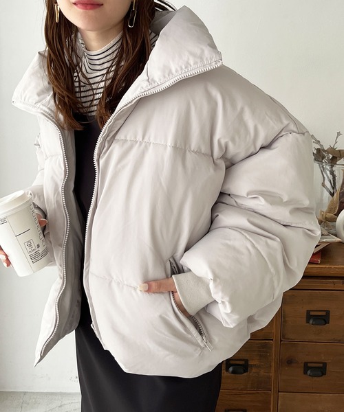 GeeRA（ジーラ）の「スタンドカラーフェイクダウンジャケット（ダウンジャケット/コート・レディース・アイボリー/ブラック/ブラウン・MEDIUM/LARGE）」の6枚目の写真