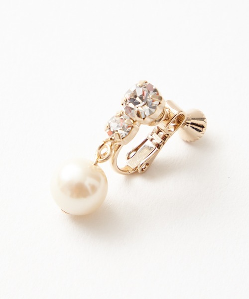 AIMER（エメ）の「2連ラインストーン×パールイヤリング（イヤリング・レディース・ゴールド/シルバー・FREE）」の4枚目の写真